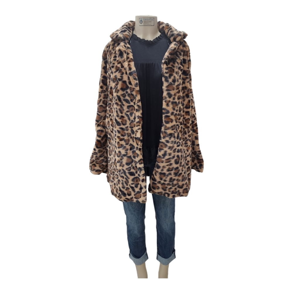 WOMEN LEOPARD PRINT FAUXFUR SOFT COAT.
